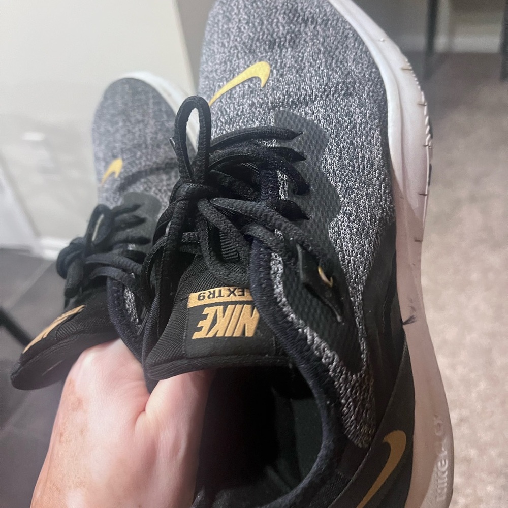 Nike Size 8 And Size 8:5. - image 2